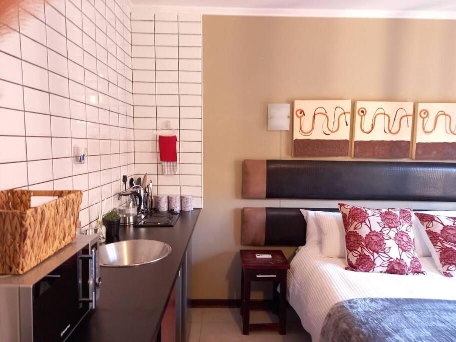 Best Overnight With Free Wifi. Modern & Private Bloemfontein Exterior foto